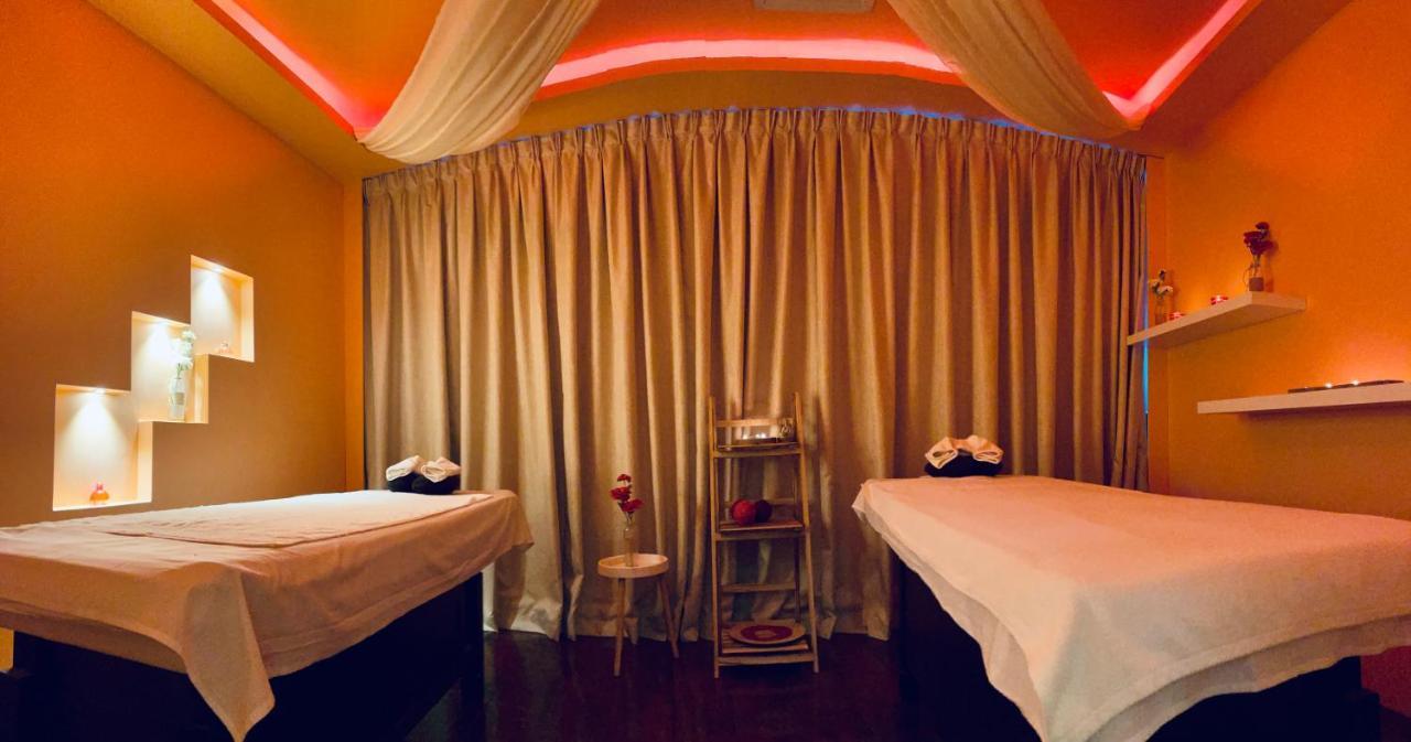 C Hotel Manama Luaran gambar
