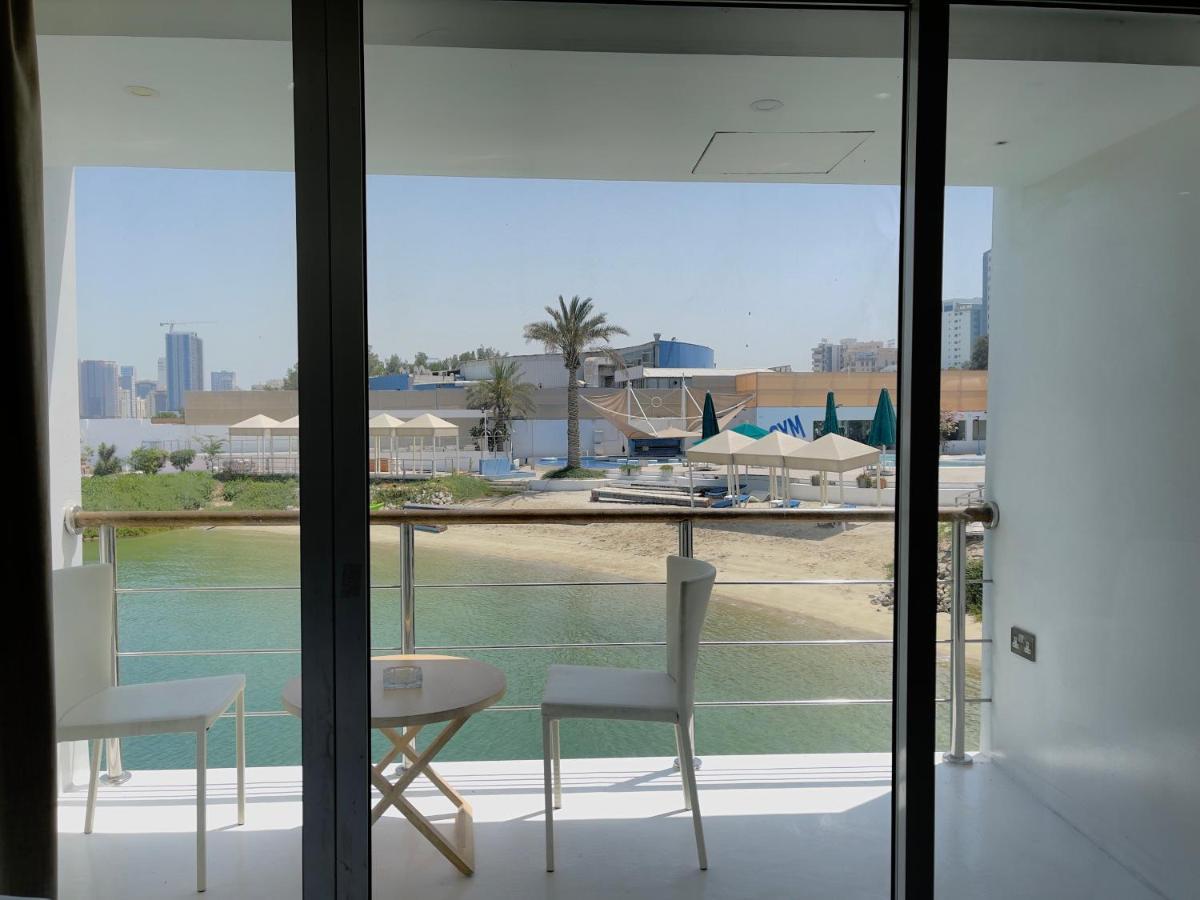 C Hotel Manama Luaran gambar
