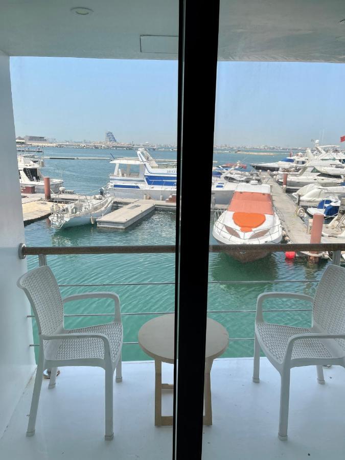 C Hotel Manama Luaran gambar