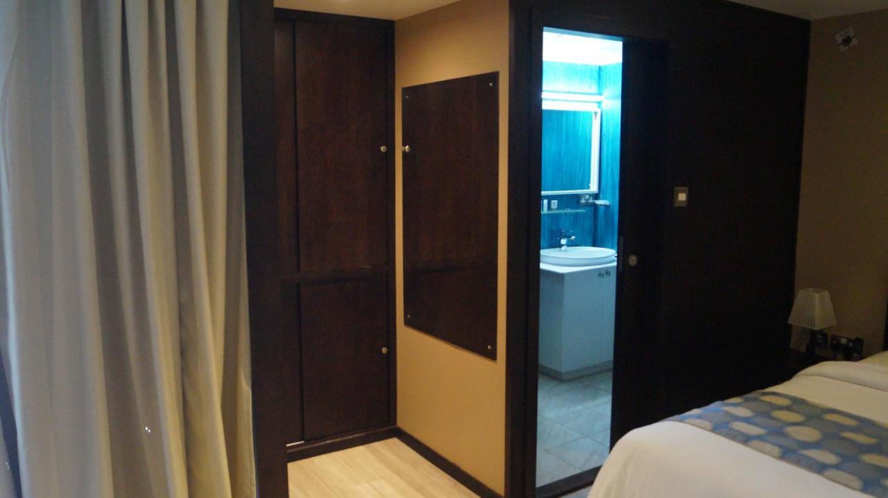 C Hotel Manama Luaran gambar
