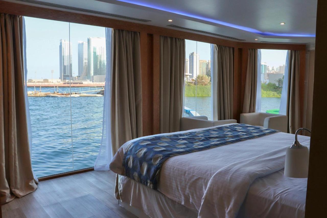 C Hotel Manama Luaran gambar