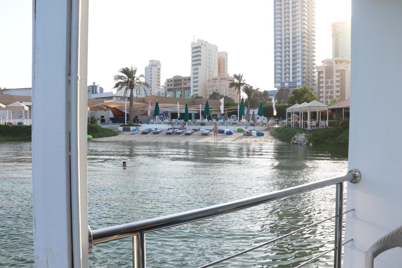C Hotel Manama Luaran gambar
